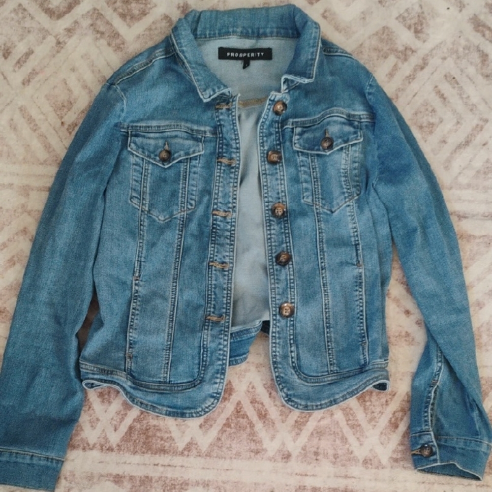 Prosperity Women's Large Medium Blue Wash Denim Button Down Jacket For Layering